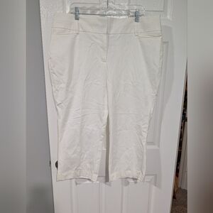 NWT Lane Bryant White The 4-Season Carpi Mid-Rise Pant in Size 20